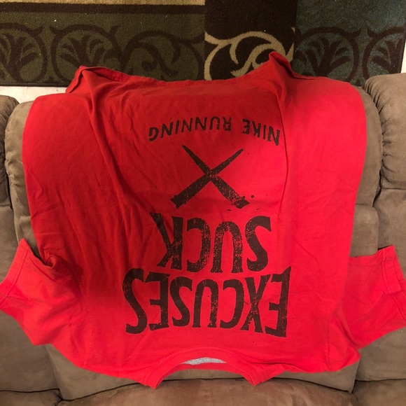 Nike T-shirts - Picture 3 of 3